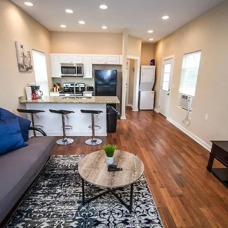 Douglas Way Remodeled House Near Downtown 1Ba/1Ba